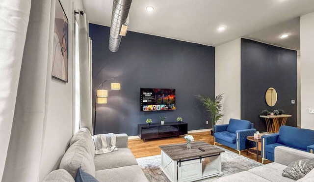 Luxury 2BD | 6 Beds | Northern Liberties