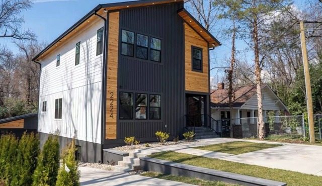 Luxury 5BR Charlotte Home, Near uptown & Airport!