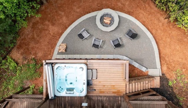 Luxury Cabin w/Hot Tub & Fire Pit Near Blue Ridge
