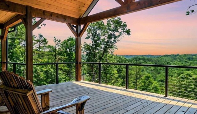 Luxury cabin with hot tub, epic views & space for 12—escape to The Stag’s Leap!