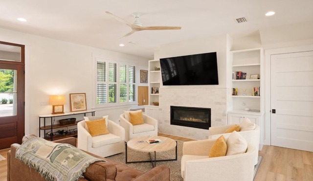 Luxury East Beach Vacation Rental with Private Pool, Sleeps 13, Astin Cottage