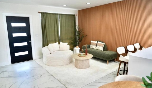 Luxury Escape w/Pool & Billiards Near Beach