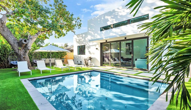 Luxury Home Design District with Heated Pool & Parking