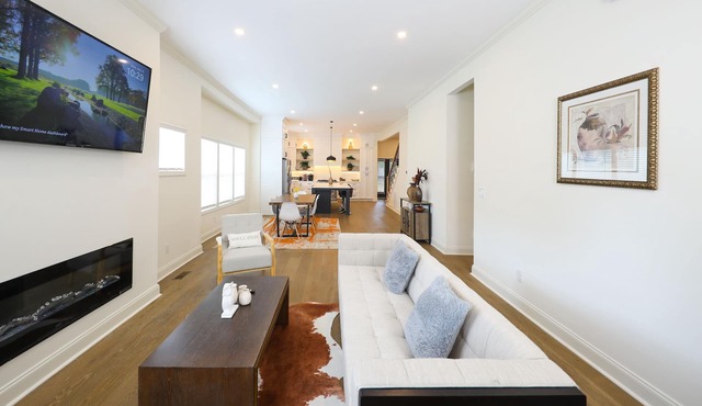 Luxury Home w/Stunning Kitchen + King Bed Suite, amid Top Attractions