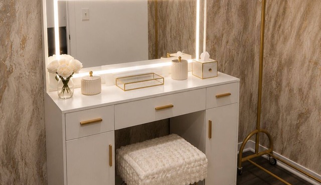 Luxury King Suite Beauty Room Infinity Game Table Near Hospital & ATL