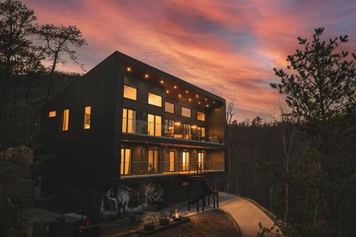 Luxury Lake Lure Vacation Rental Sleeps 12 Rumbling Bald Resort Hot Tub