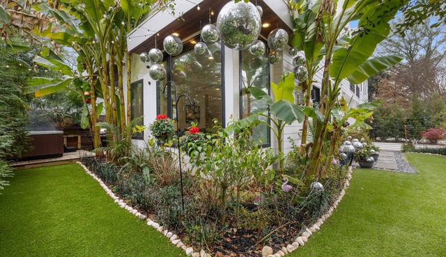 Luxury Midtown Sanctuary - Rooftop Skyline Views Pet Friendly- Walk to Park!