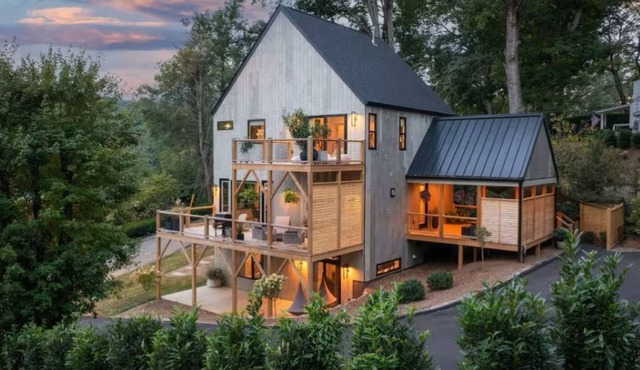 Luxury Mountain View Retreat - Hot Tub, Cold Plunge, Mins to Waynesville