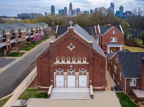 Luxury Rooftop Townhome in Restored Church 5 mins to DT