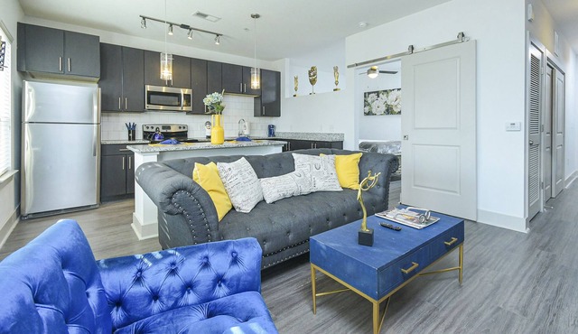 Luxury Suite | West Midtown | Free Parking