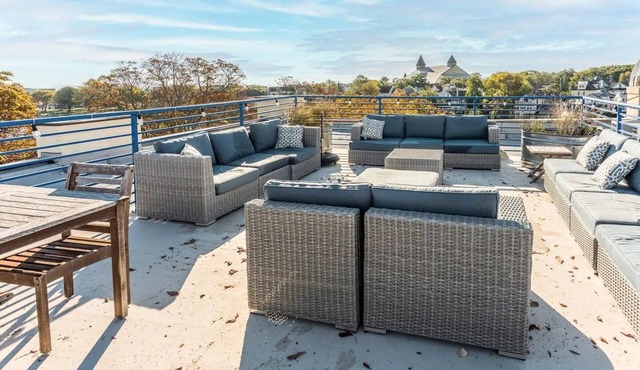 Luxury Waterfront Apartment Available for Immediate Winter Rental