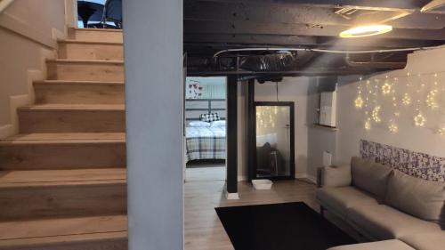 Lynn Iris Basement Suite with Sitting Area Shared Bathroom & Common Areas