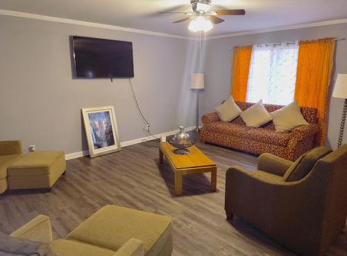 Macon 3BR Duplex | BBQ, Parking & Comfort