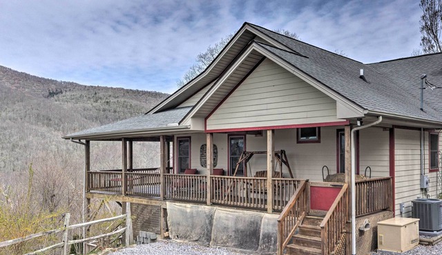 Maggie Valley Home w/ Mtn Views & Screened Porch!