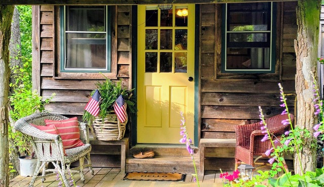 Magical Stays in Scaly Mountain Cabin