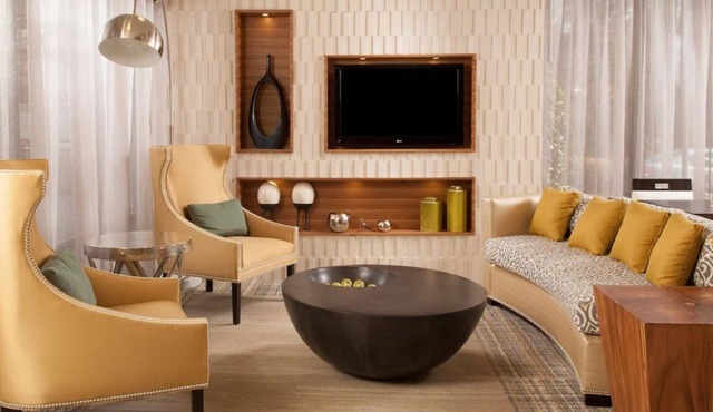 Make Your Trip More Enjoyable! 2 Relaxing Units, Pool, Parking, Pets Allowed!