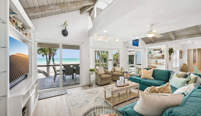 Manasota Key Beachfront Oasis: Private Luxury Jacuzzi & Breathtaking Gulf Views