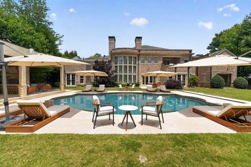 Marietta Manor by Rove Travel- Luxury Estate