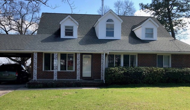Masters Home in Faith Village, Large Open Floor Plan & Kitchen, Whirpool Bathtub