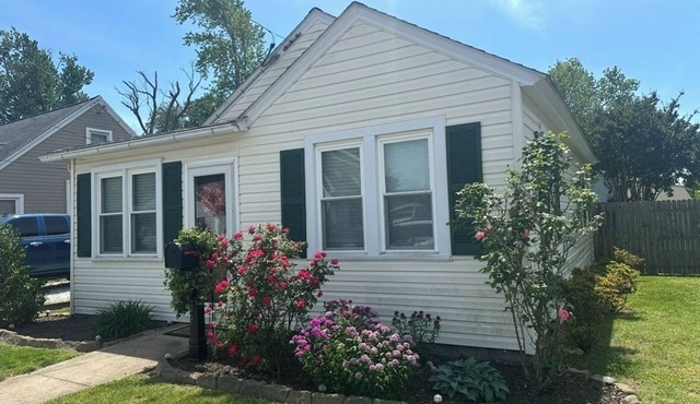 Memorial Day & Eagleman & Ironman Cozy 2BR Home near water+Fenced in back yard