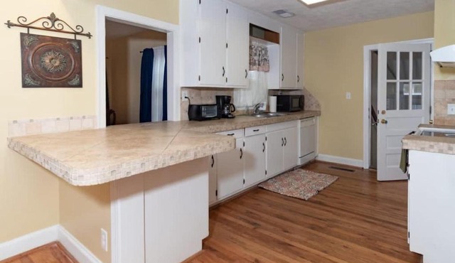 Mins to Ft Moore & Downtown - The Columbus Cottage