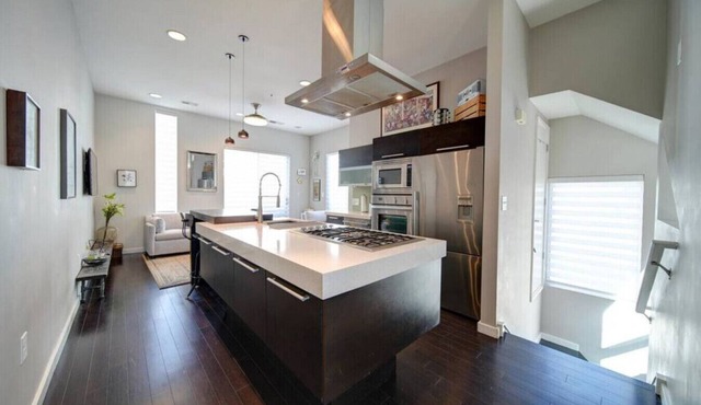 Modern 1-BR Condo—Stylish Stay Near Uptown CLT!