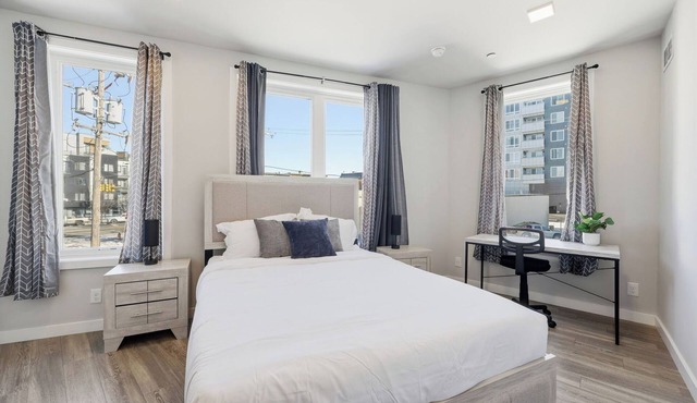 Modern 2BR, 1BA Apartment in Great Location