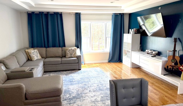 Modern 3BR Home Near NYC, Newark Airport & MetLife Stadium