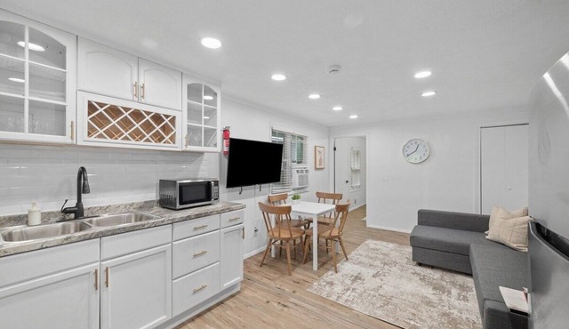 Modern and Quiet 1 Bedroom Apt in Gibsonia/Pittsburgh