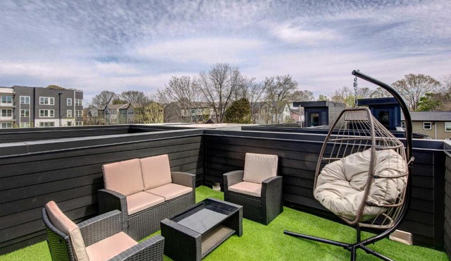 Modern Atlanta Townhome Rental ~ 2 Mi to Downtown!