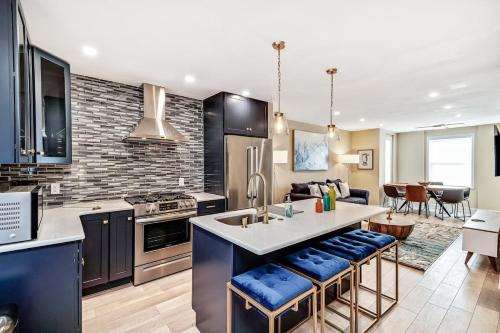 Modern Downtown Retreat 5BR-5Baths