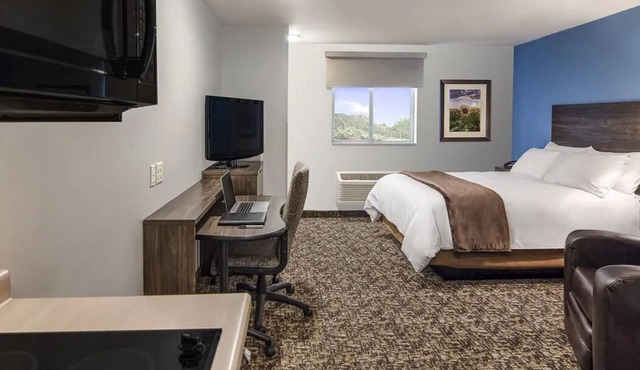 Modern Extended Stay Room Perfect for Exploring Augusta Attractions