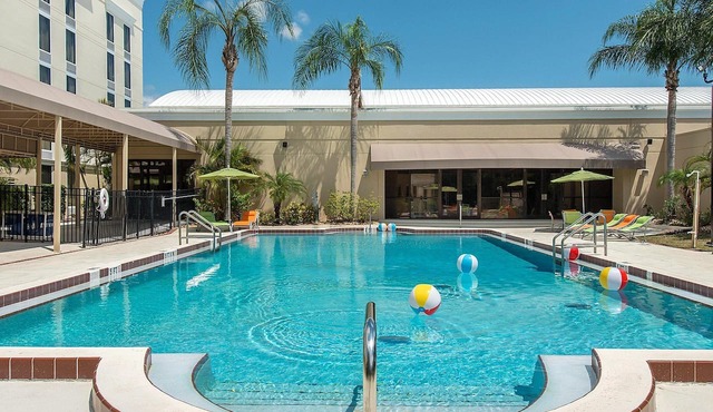 Modern Family Escape| 2 Units | Pool Access | Near Brevard Zoo - 0.8 miles