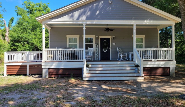 Modern Farmhouse Getaway near MCAS/PI & Agapae Oaks