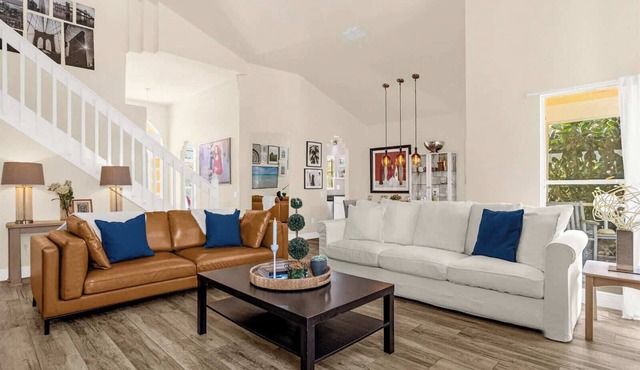 Modern Home w Patio & BBQ, Near Golf Course, MCO