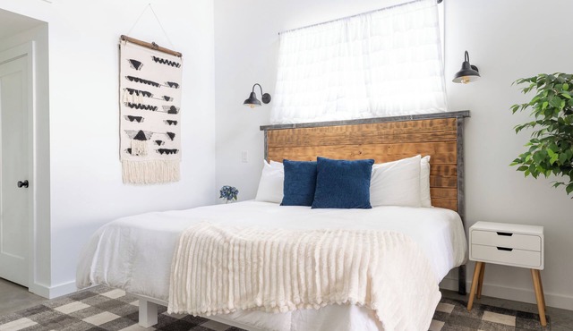 Modern home Yonah Views - King Beds + Wine Country Bliss