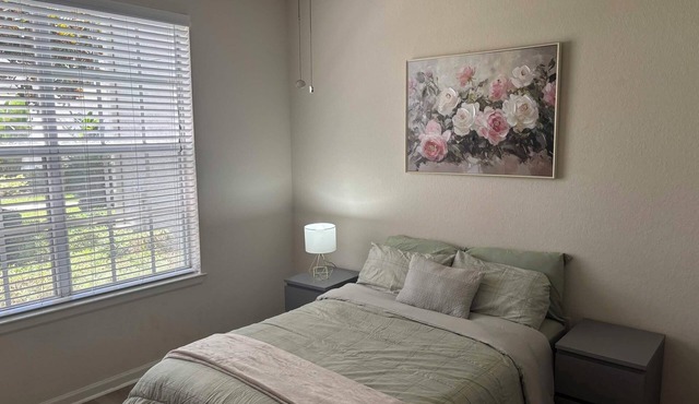 Modern Retreat w/Pool, Bowling Alley & Grills