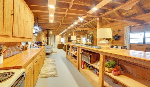 Modern-Rustic Dukedom Cabin: 780 Acres w/Trails! in Dukedom