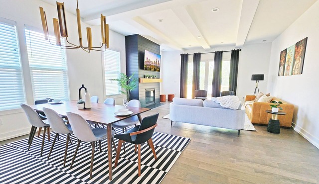 Modern South End Home that Sleeps 10 - Walk to Breweries!