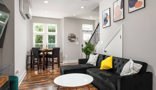 Modern Townhome with AC in the heart of Washington Shaw/Logan Circle