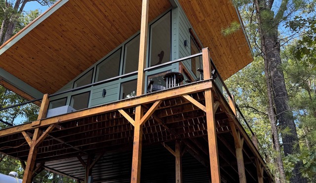 Modern Treehouse Sunset Cabin Hot Tub on Norfork Lake- Ozark Mountains Remote