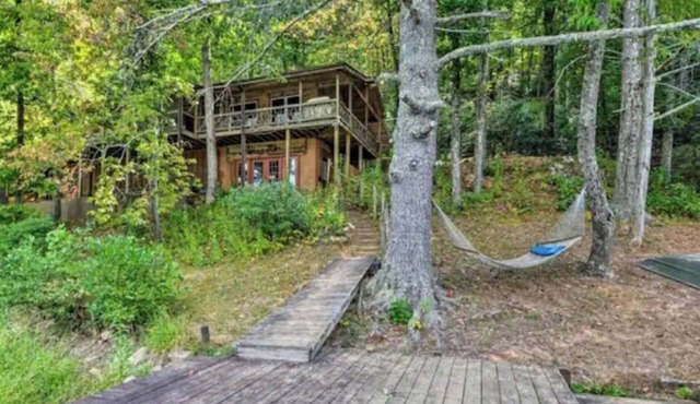 Mountain Cabin w/Hot Tub + Pvt. Deck!
