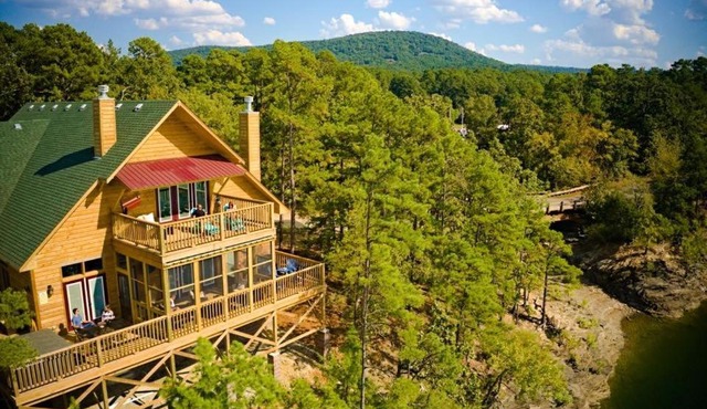Mountain Harbor four Bedroom cottage on the lake