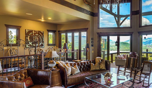 Mtn & Lake Views! Perfect for Family & Friends