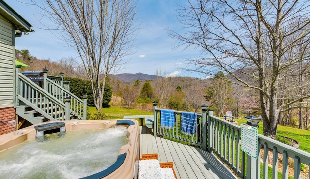 Mtn-View Balsam Grove Getaway w/Fire Pit!