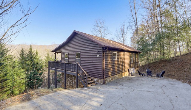 Mtn-View Getaway w/Lake Access in Whittier!