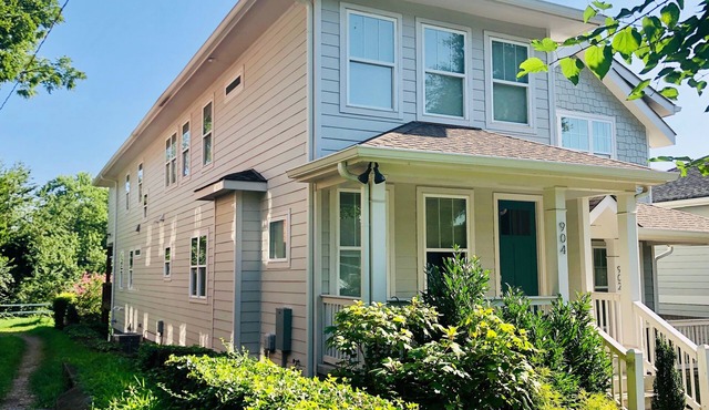 Nashville 12th South Home Signed Lyric Room Near Belmont, Vandy & Downtown.