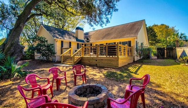 Nature Retreat just minutes to Downtown Charleston & the Beach!