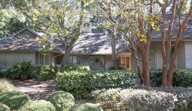 Near Beach On Golf Course, Newly Renovated, 1 Story Home, Bikes + Beach Gear