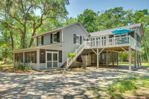 Near Edisto Beach State Park: Home w/Lanais!